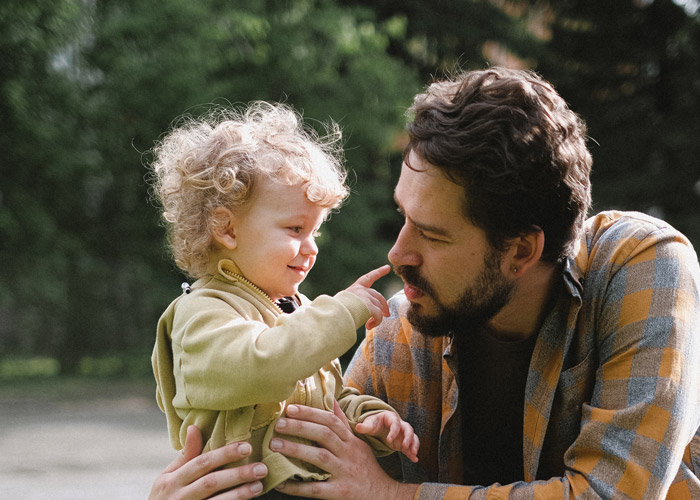 为什么挖鼻孔会导致细菌性脑膜炎？