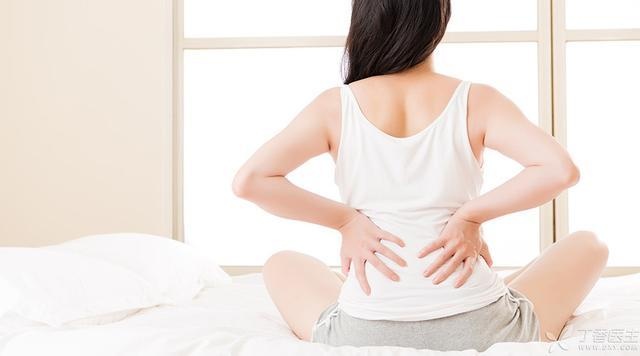 弯腰搬重物，恐致椎间盘突出